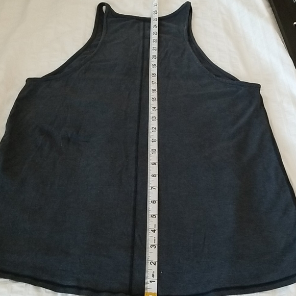 Lululemon workout tank - Picture 4 of 5
